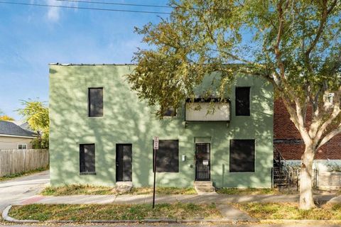 Photo of 160 E Barthman Avenue, Columbus, OH 43207 (MLS # 225042146)