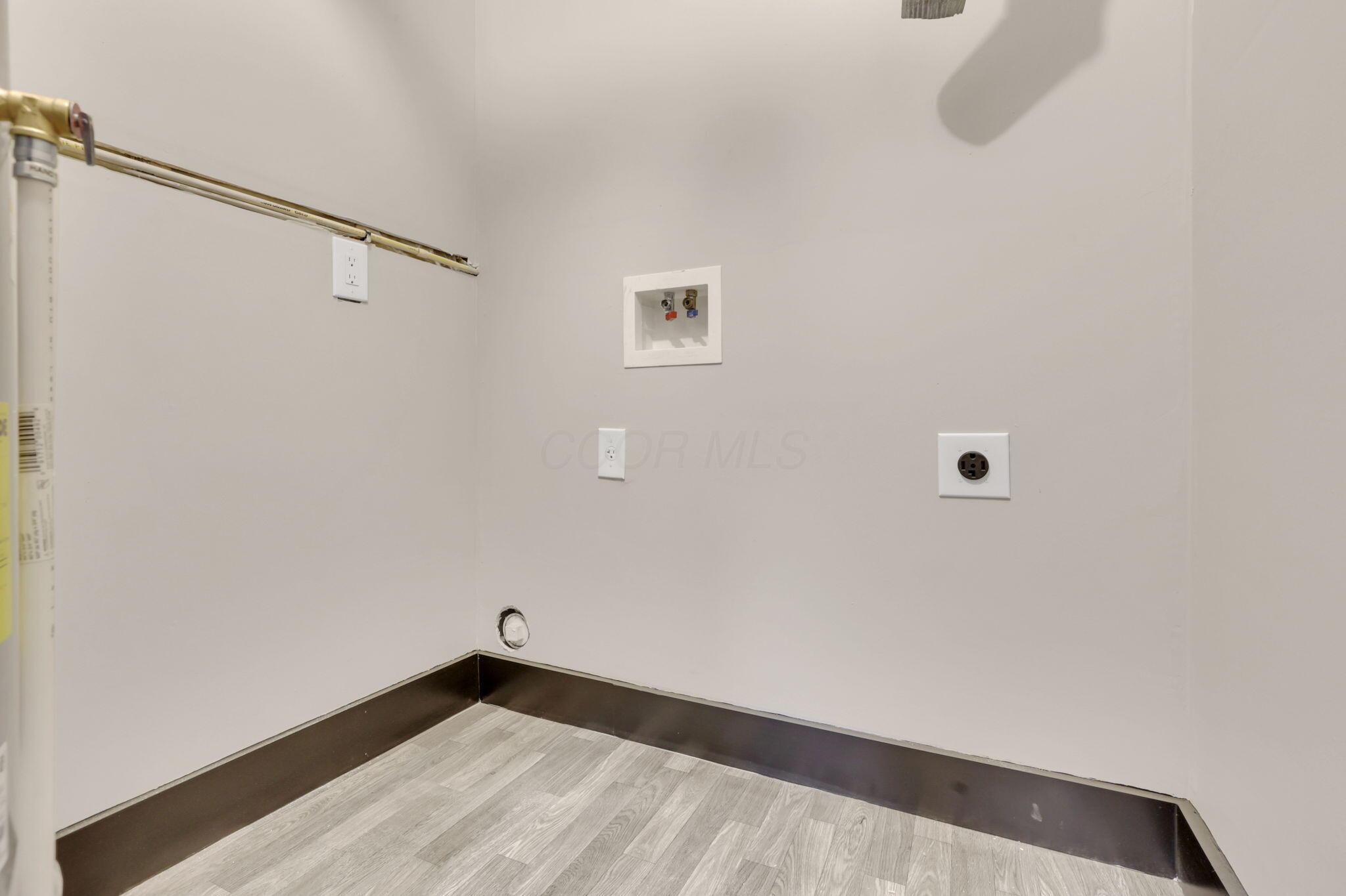 7891 Fairfax Loop Drive, Blacklick, Ohio image 30