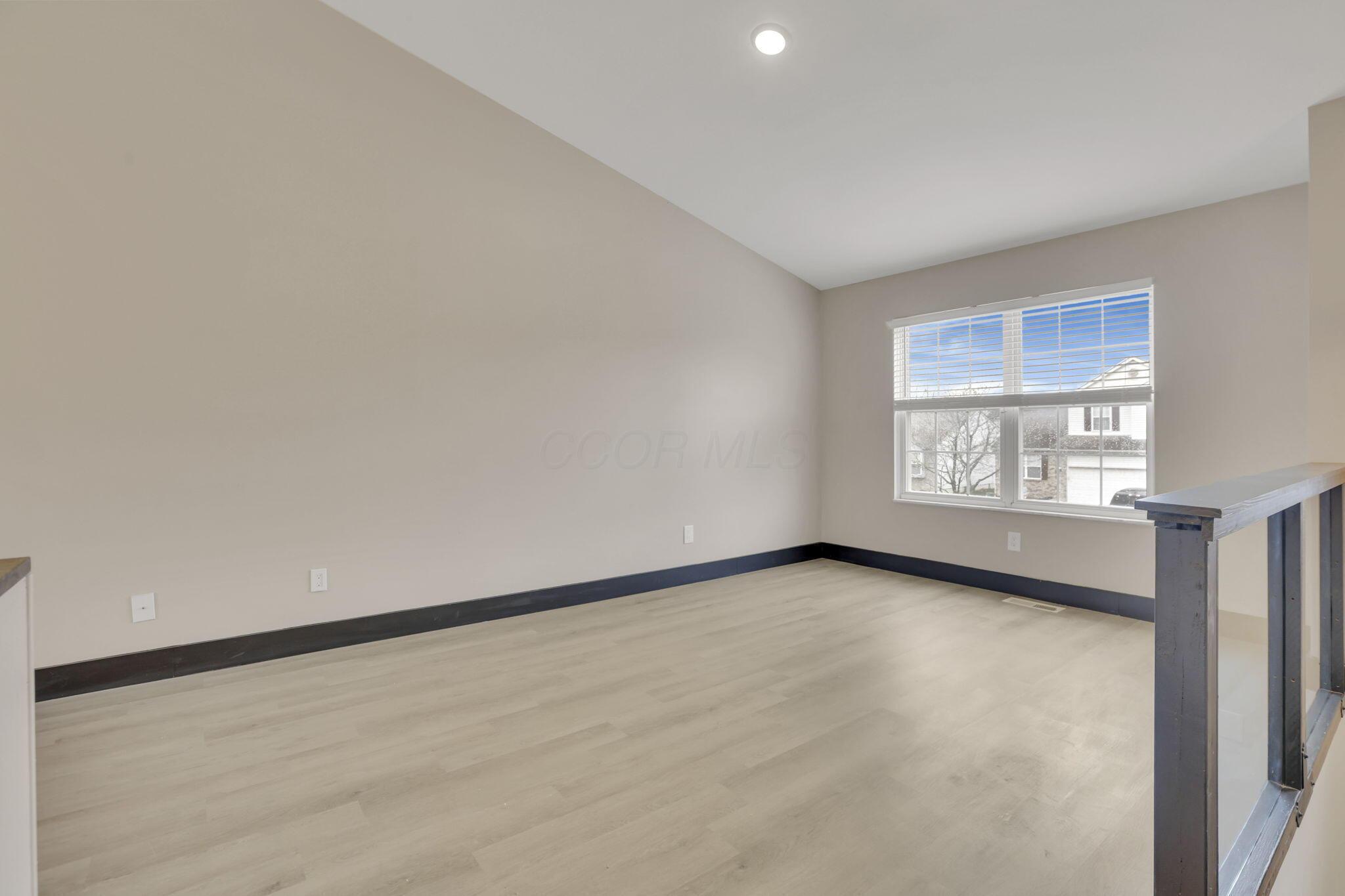 7891 Fairfax Loop Drive, Blacklick, Ohio image 3