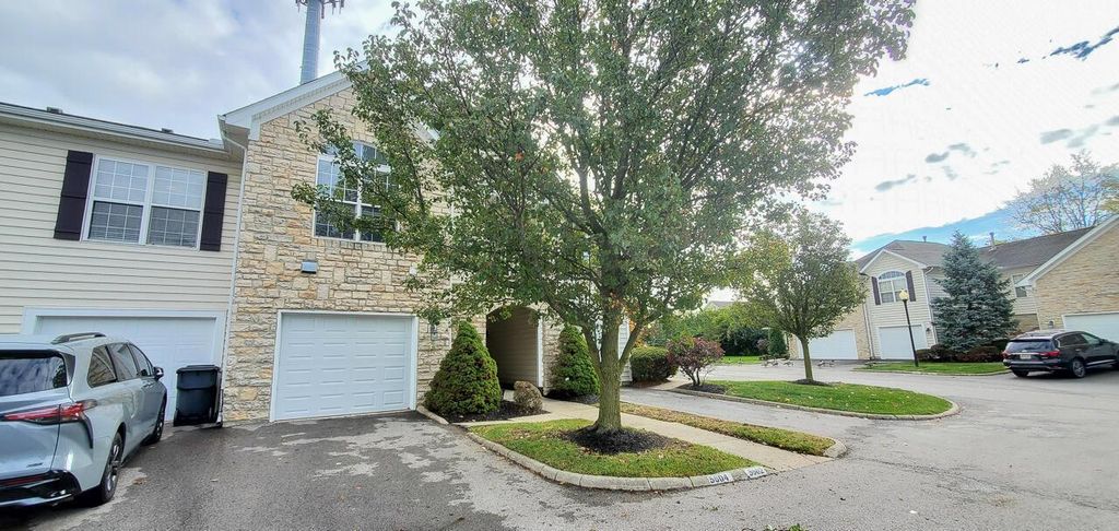 Photo of 5604 Vintage Place, Dublin, OH 43016 (MLS # 225044366)