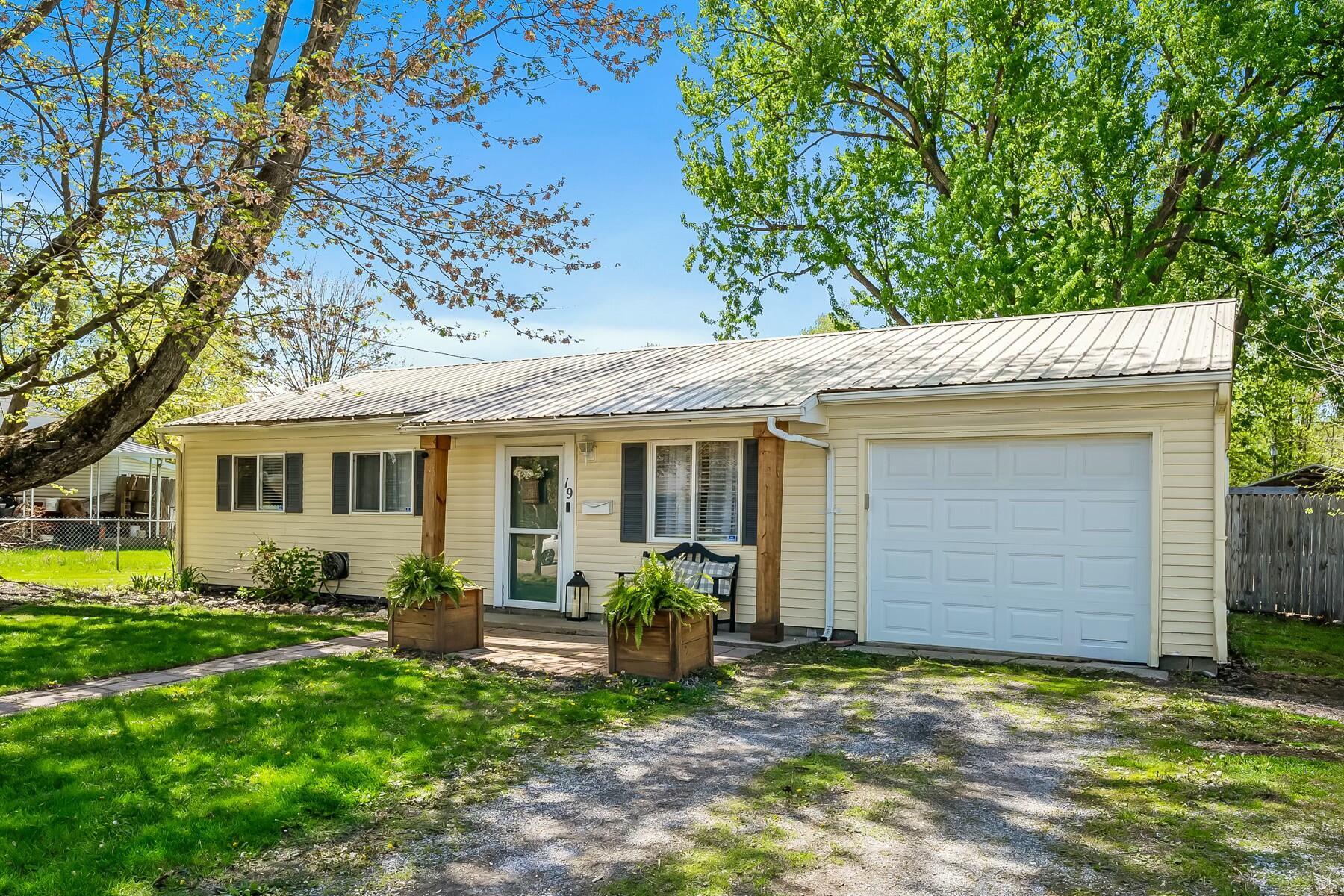 19 Deerfield Place, Delaware, Ohio image 2