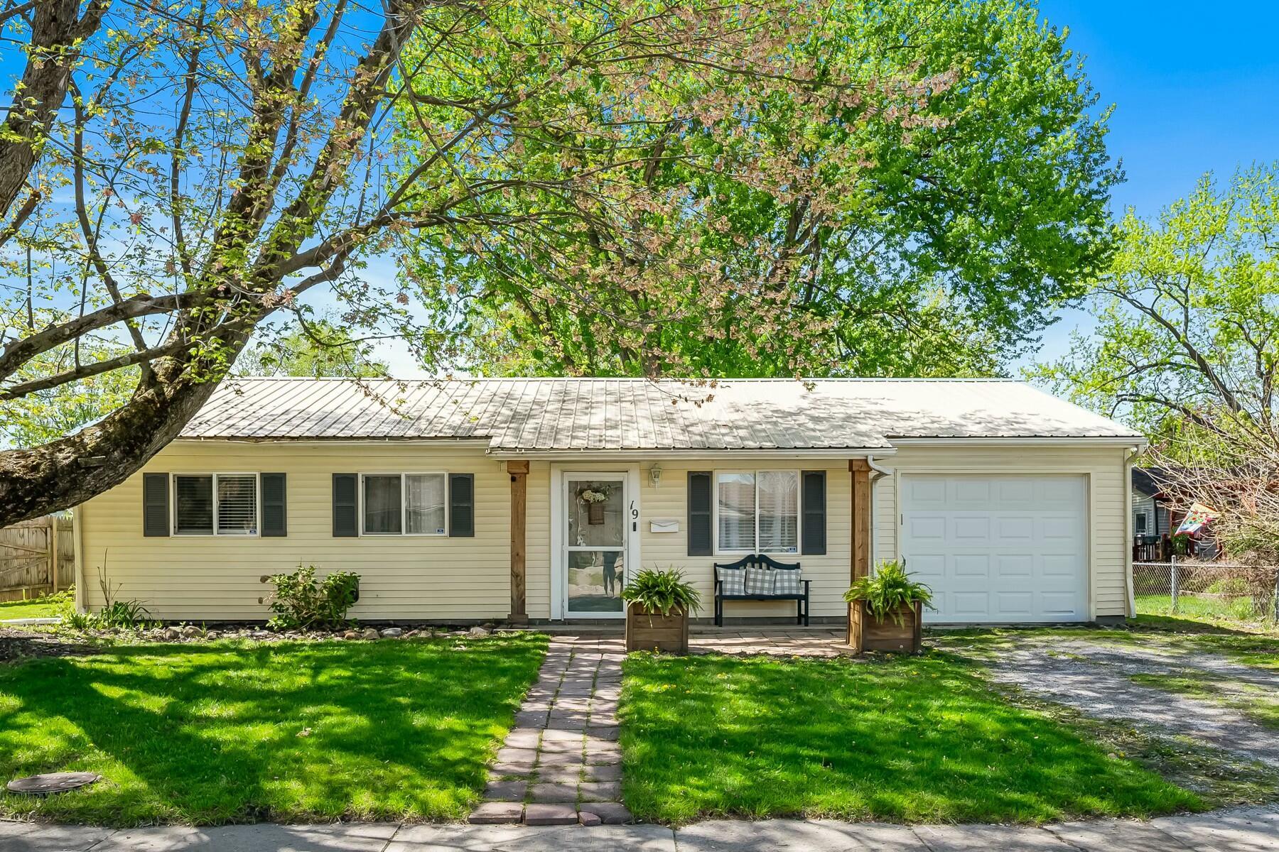 19 Deerfield Place, Delaware, Ohio image 1