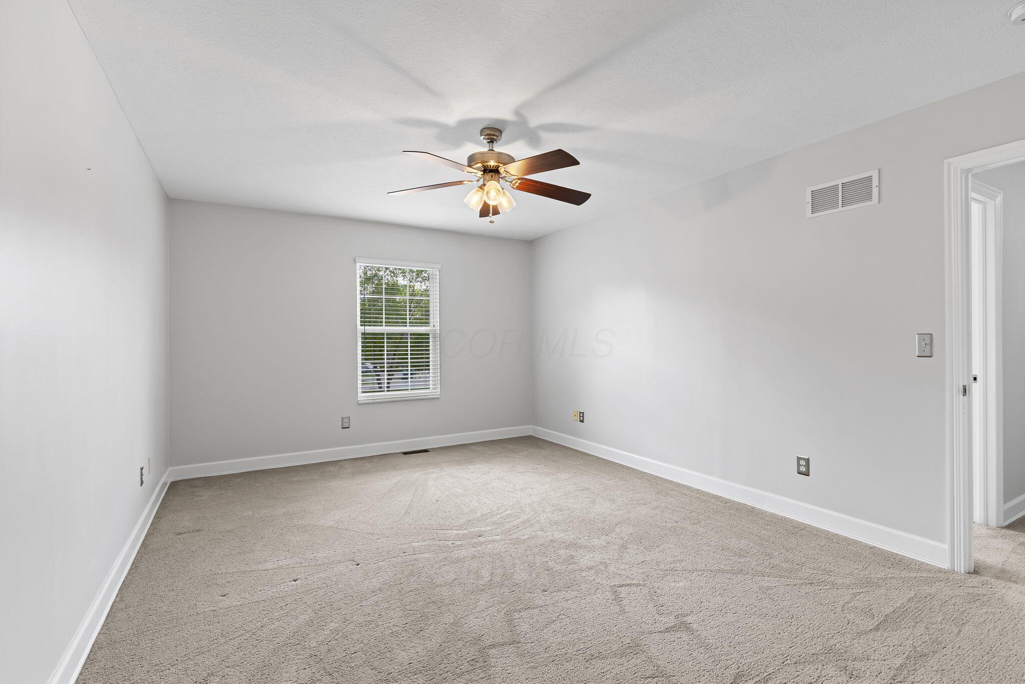 7330 Deer Valley Xing, Powell, Ohio image 32