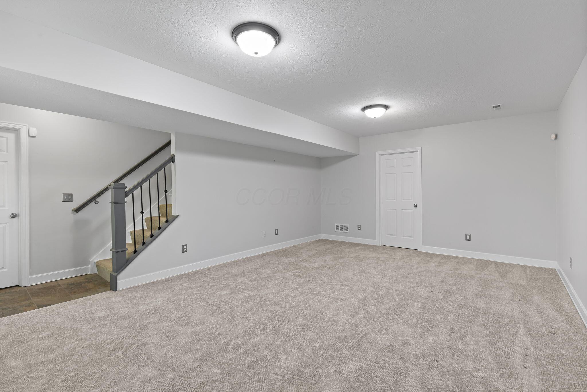 7330 Deer Valley Xing, Powell, Ohio image 37
