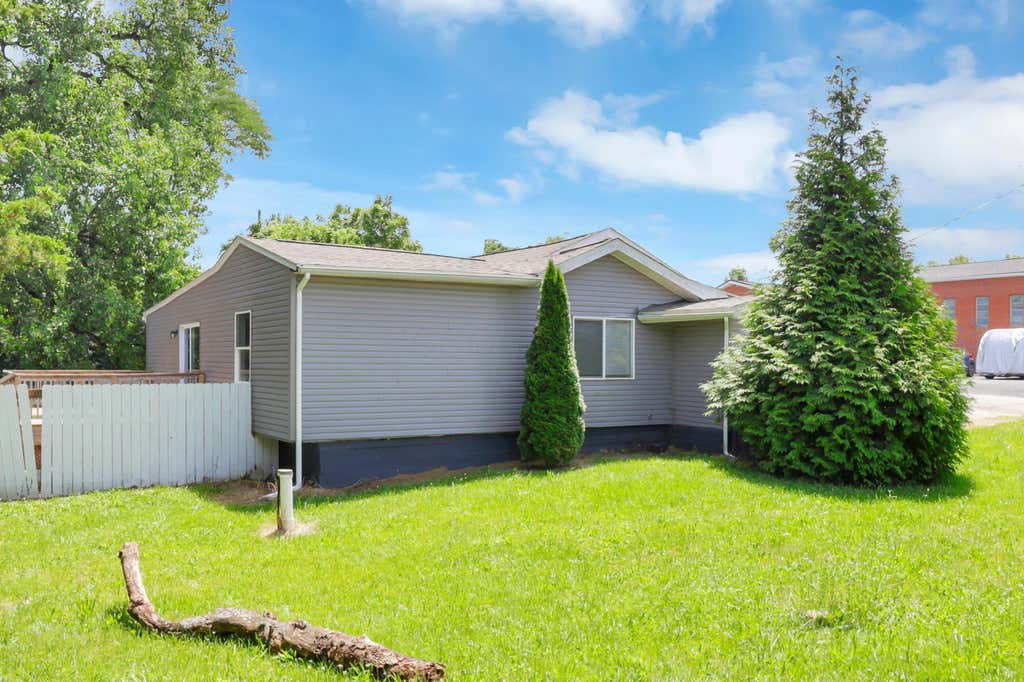 Photo of 6955 London Groveport Road, Grove City, OH 43123 (MLS # 226032244)