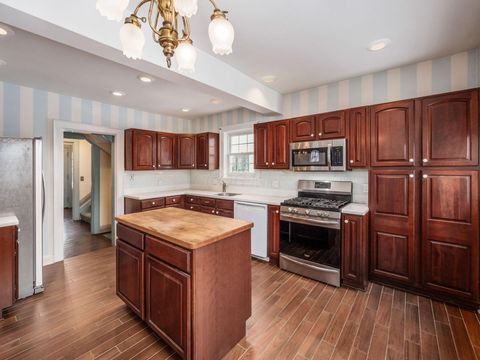 Tiny photo for 2350 Bryden Road, Bexley, OH 43209 (MLS # 225044728)