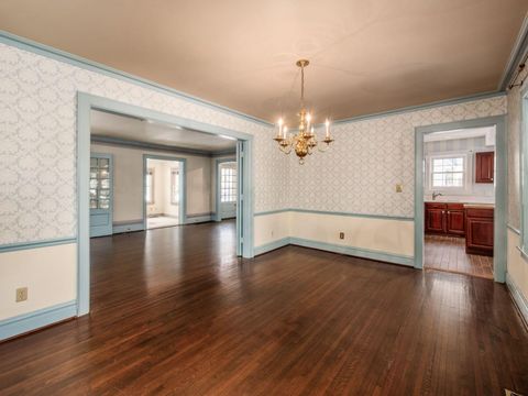 Tiny photo for 2350 Bryden Road, Bexley, OH 43209 (MLS # 225044728)