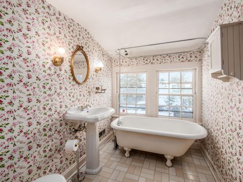 Tiny photo for 2350 Bryden Road, Bexley, OH 43209 (MLS # 225044728)