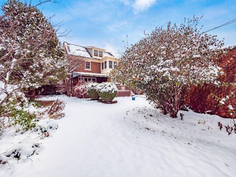 Tiny photo for 2350 Bryden Road, Bexley, OH 43209 (MLS # 225044728)