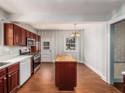 Tiny photo for 2350 Bryden Road, Bexley, OH 43209 (MLS # 225044728)