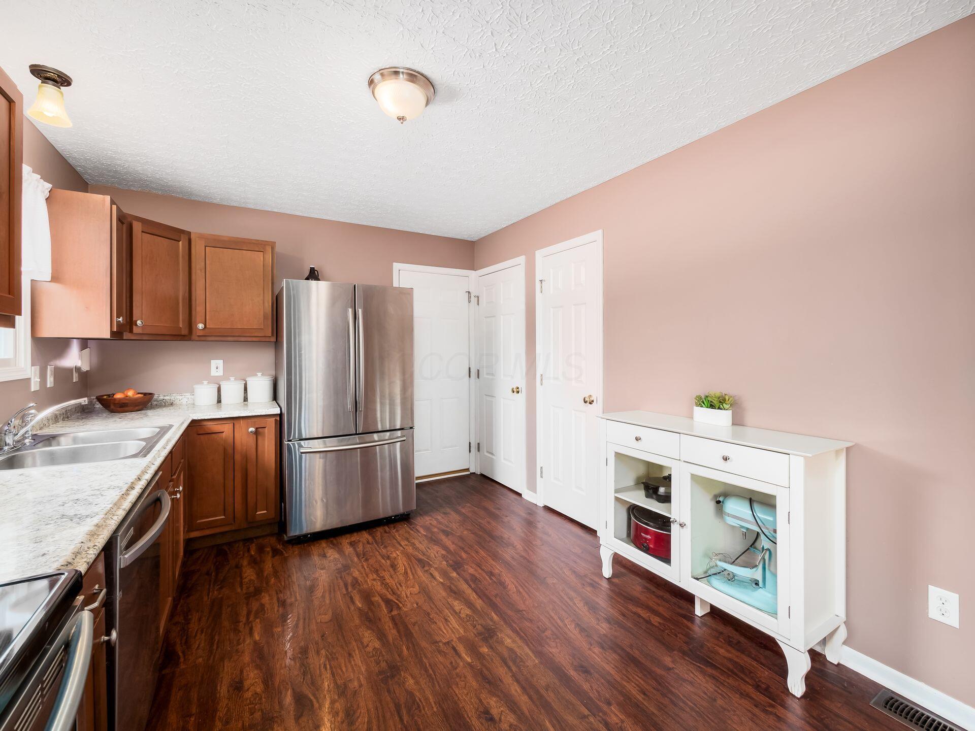 1061 Mill Park Drive, Marysville, Ohio image 13