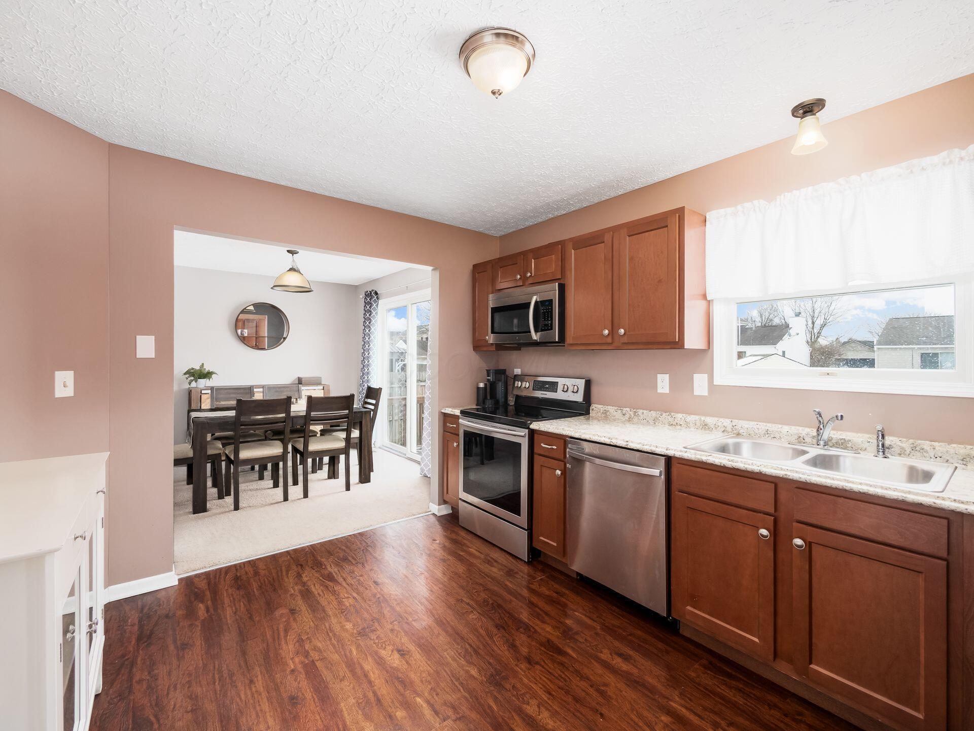 1061 Mill Park Drive, Marysville, Ohio image 12