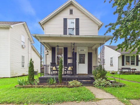 Photo of 828 E Wheeling Street, Lancaster, OH 43130 (MLS # 226036092)