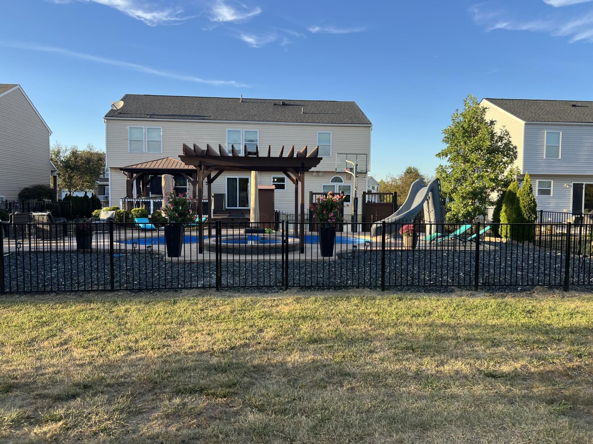 4325 Orangeberry Drive, Grove City, Ohio image 2