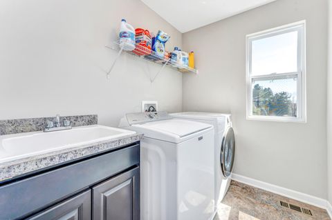 Tiny photo for 4858 Farview Road, Columbus, OH 43231 (MLS # 225045572)