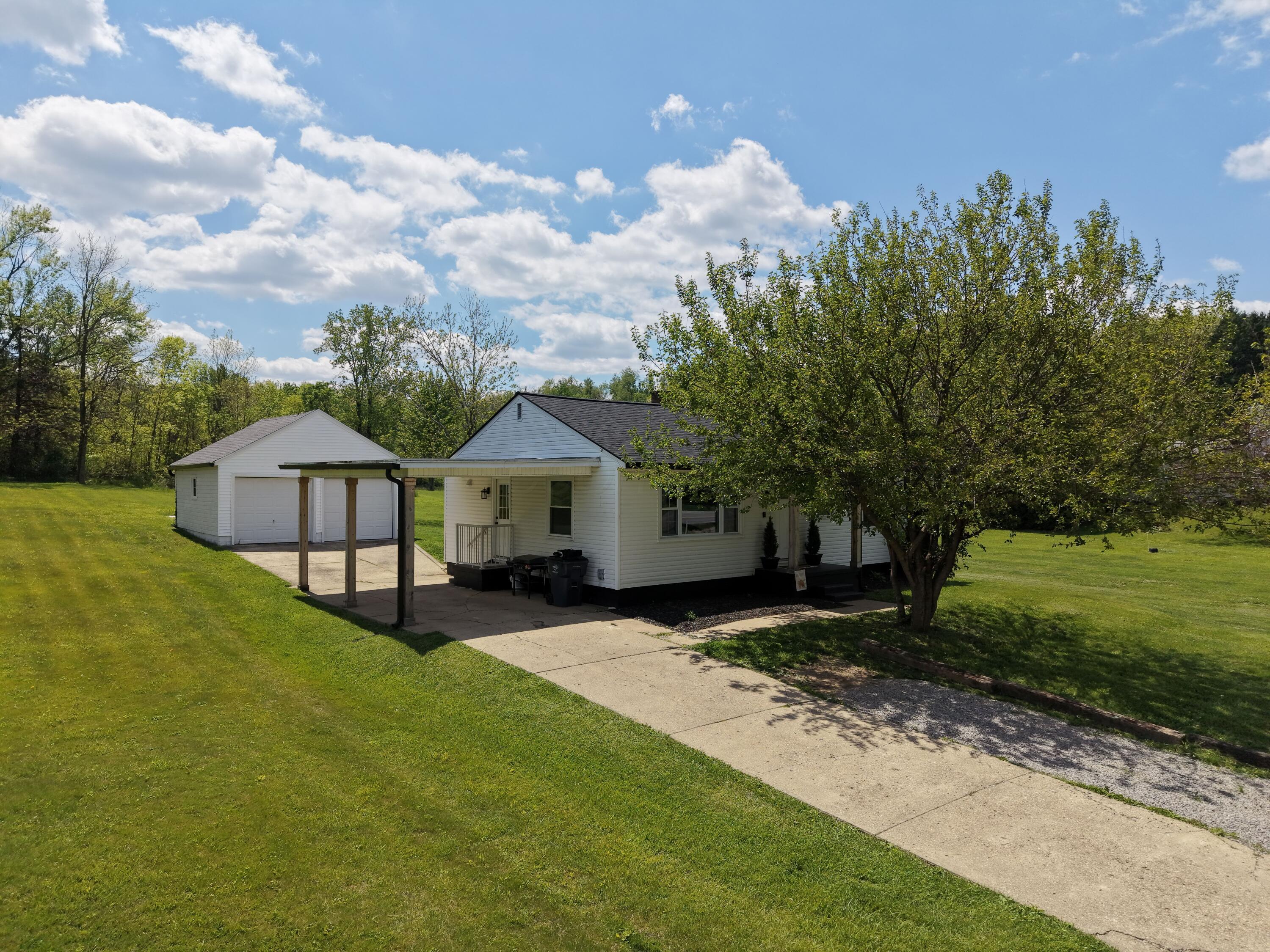 1105 Coonpath Road NW