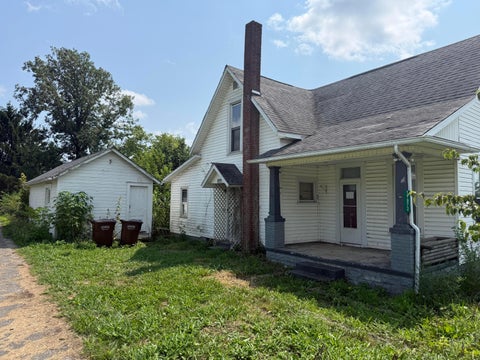 Homes For Sale - 11972 Urbana Street<br/> Middleburg, OH 43336