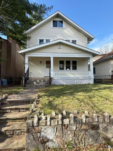 Photo of 100 W North Broadway Street, Columbus, OH 43214 (MLS # 226012835)