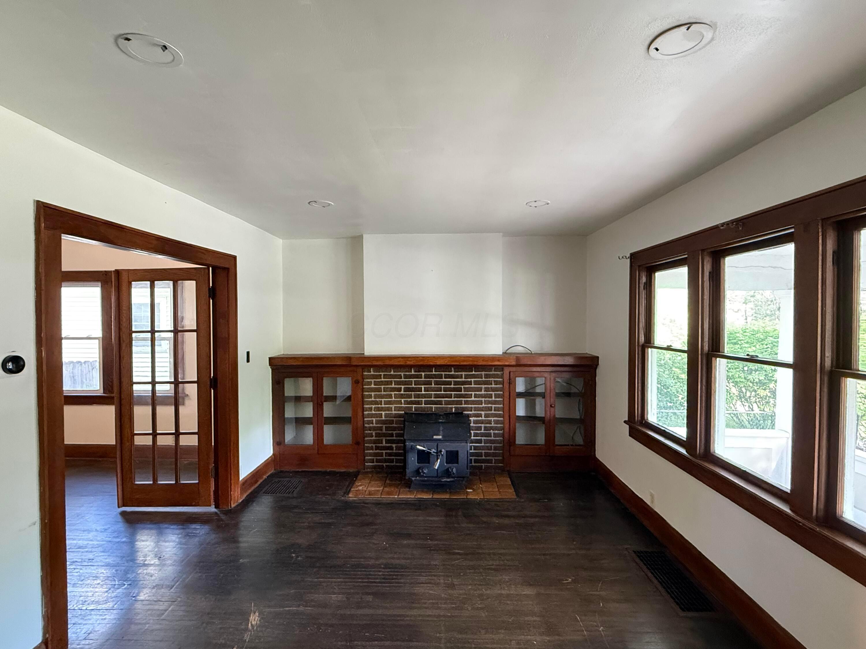 100 W North Broadway Street