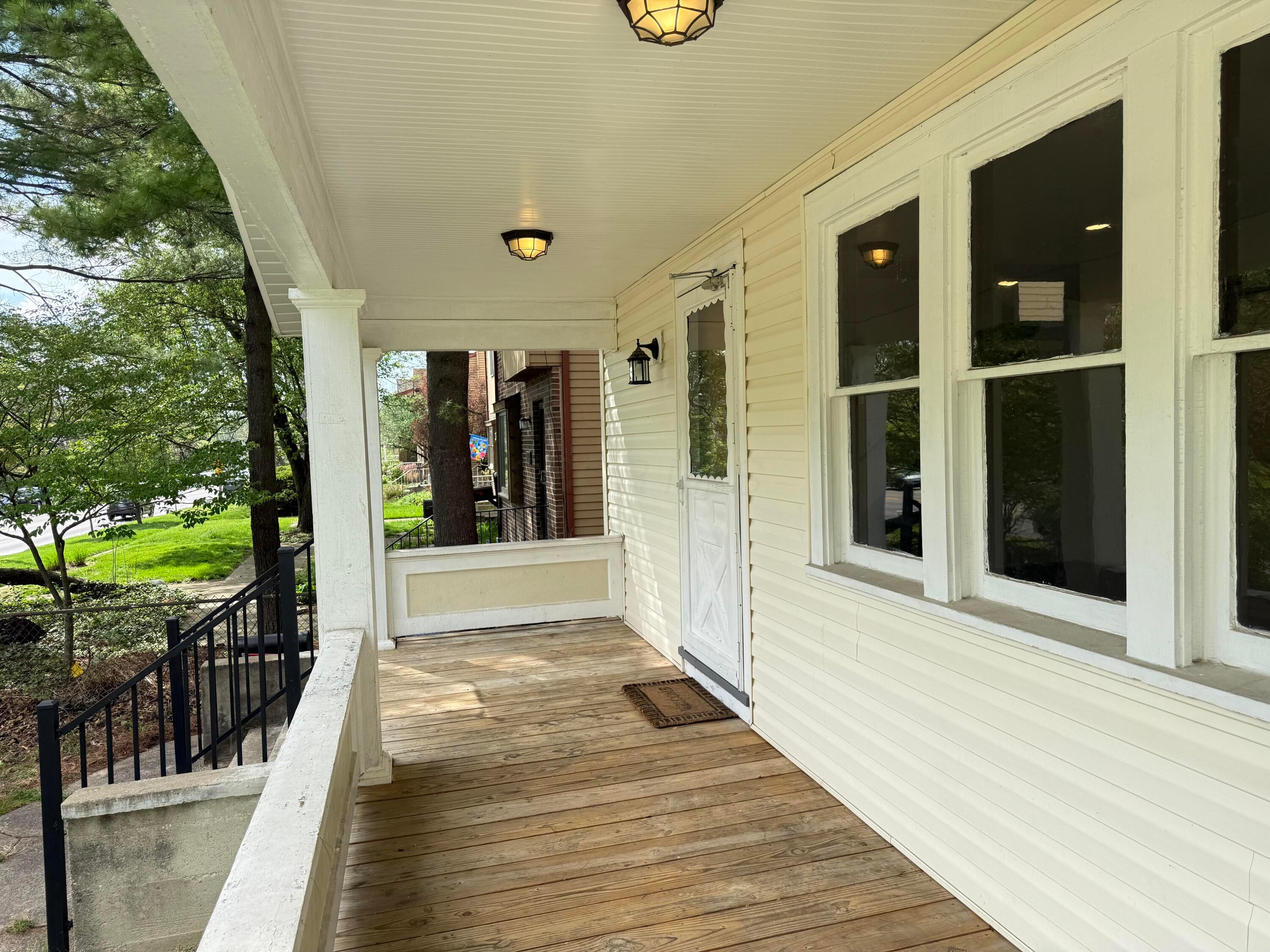 100 W North Broadway Street