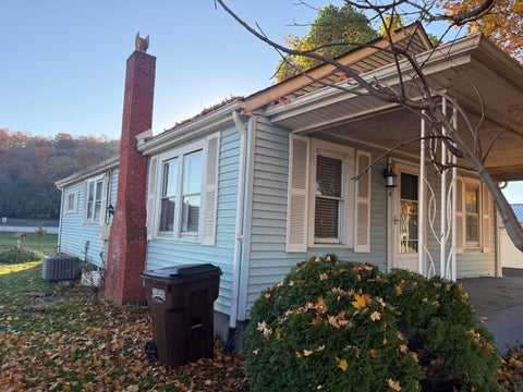 Photo of 324 S Lucas Street, Piketon, OH 45661 (MLS # 226041394)