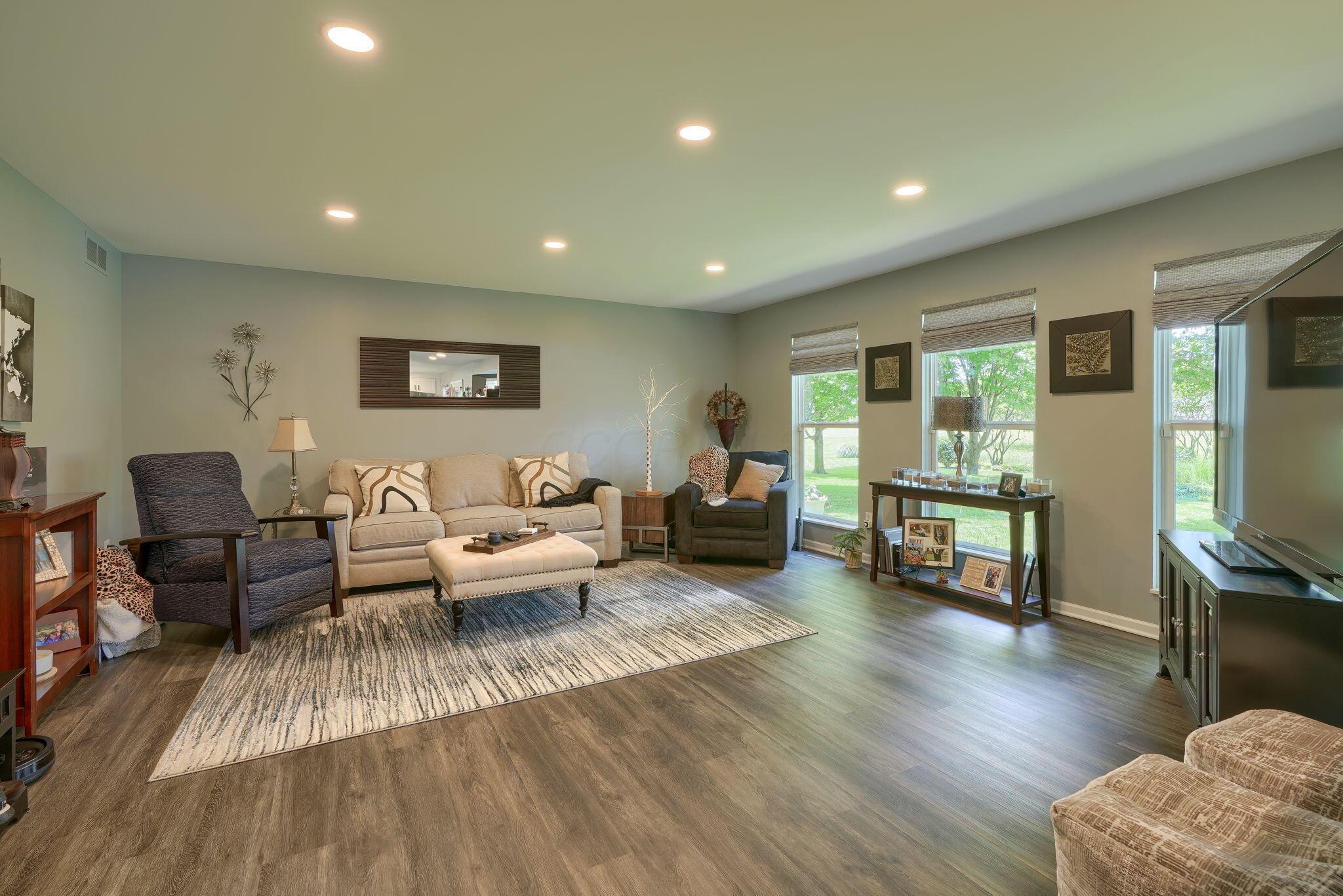 7317 Crosett Court, Canal Winchester, Ohio image 25