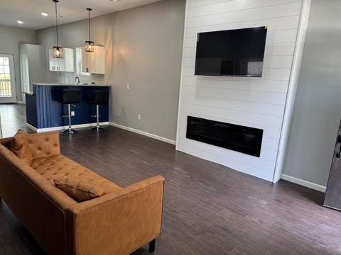 Photo of 462 S Hampton Road, Columbus, OH 43213 (MLS # 225044383)