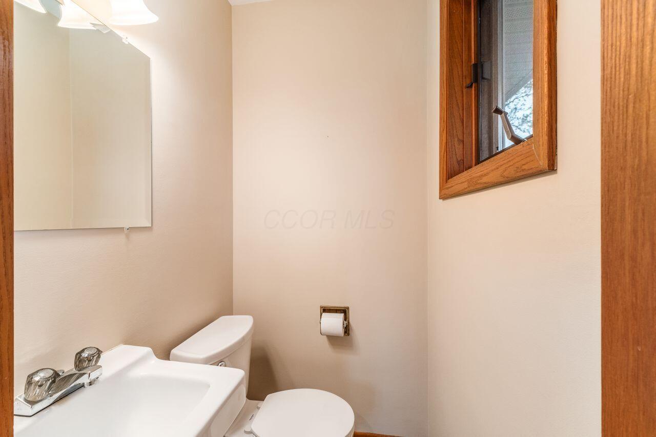 2040 Riggs Road, Newark, Ohio image 29