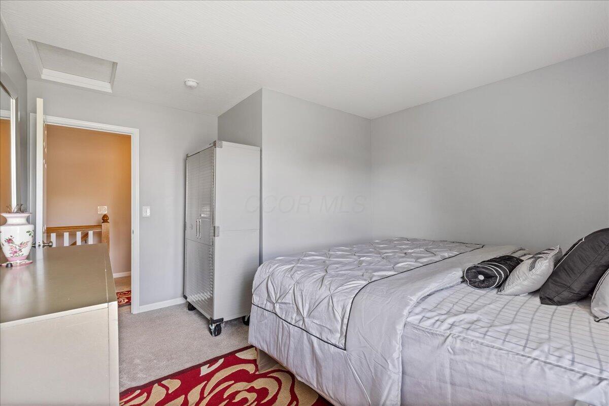 6004 Goldstone Drive, Grove City, Ohio image 40