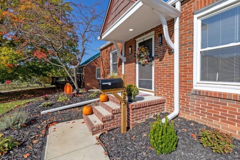 Tiny photo for 223 Reform Street, Mansfield, OH 44902 (MLS # 226039306)