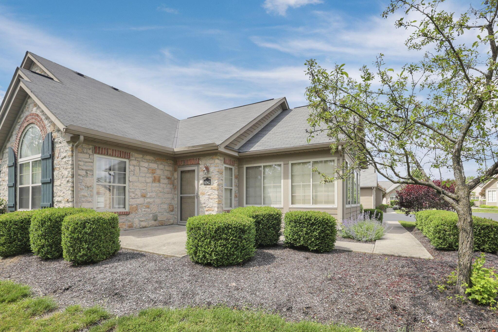 6542 Lakeview Circle, Canal Winchester, Ohio image 8