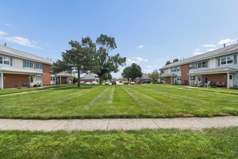 Tiny photo for 156 Buckeye Circle, Columbus, OH 43217 (MLS # 226029470)