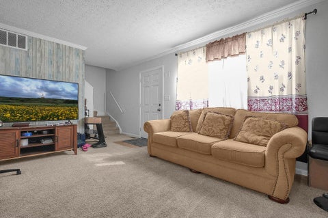 Tiny photo for 156 Buckeye Circle, Columbus, OH 43217 (MLS # 226029470)