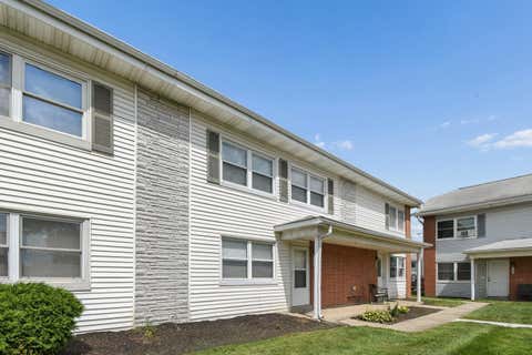Tiny photo for 156 Buckeye Circle, Columbus, OH 43217 (MLS # 226029470)