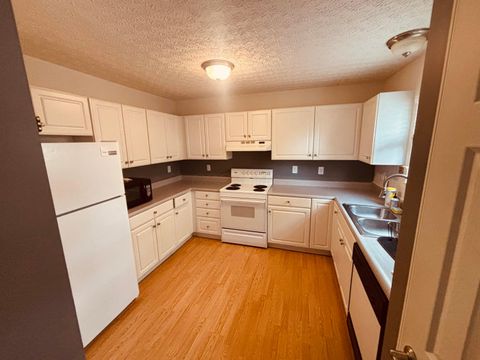 Tiny photo for 2967 Brookmont Court, Hilliard, OH 43026 (MLS # 225045381)