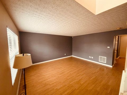 Tiny photo for 2967 Brookmont Court, Hilliard, OH 43026 (MLS # 225045381)