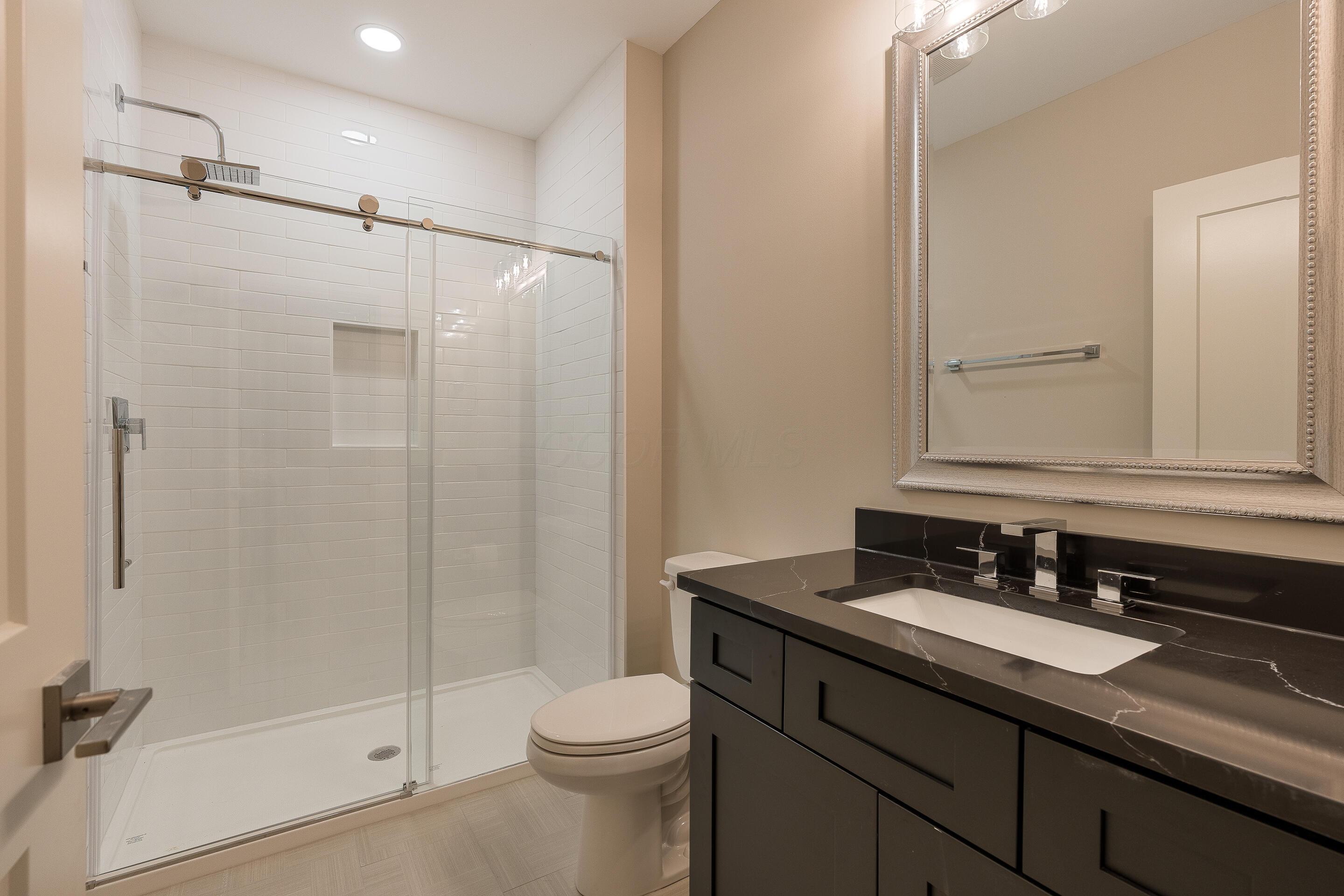 8101 Oaktree Drive, Dublin, Ohio image 38