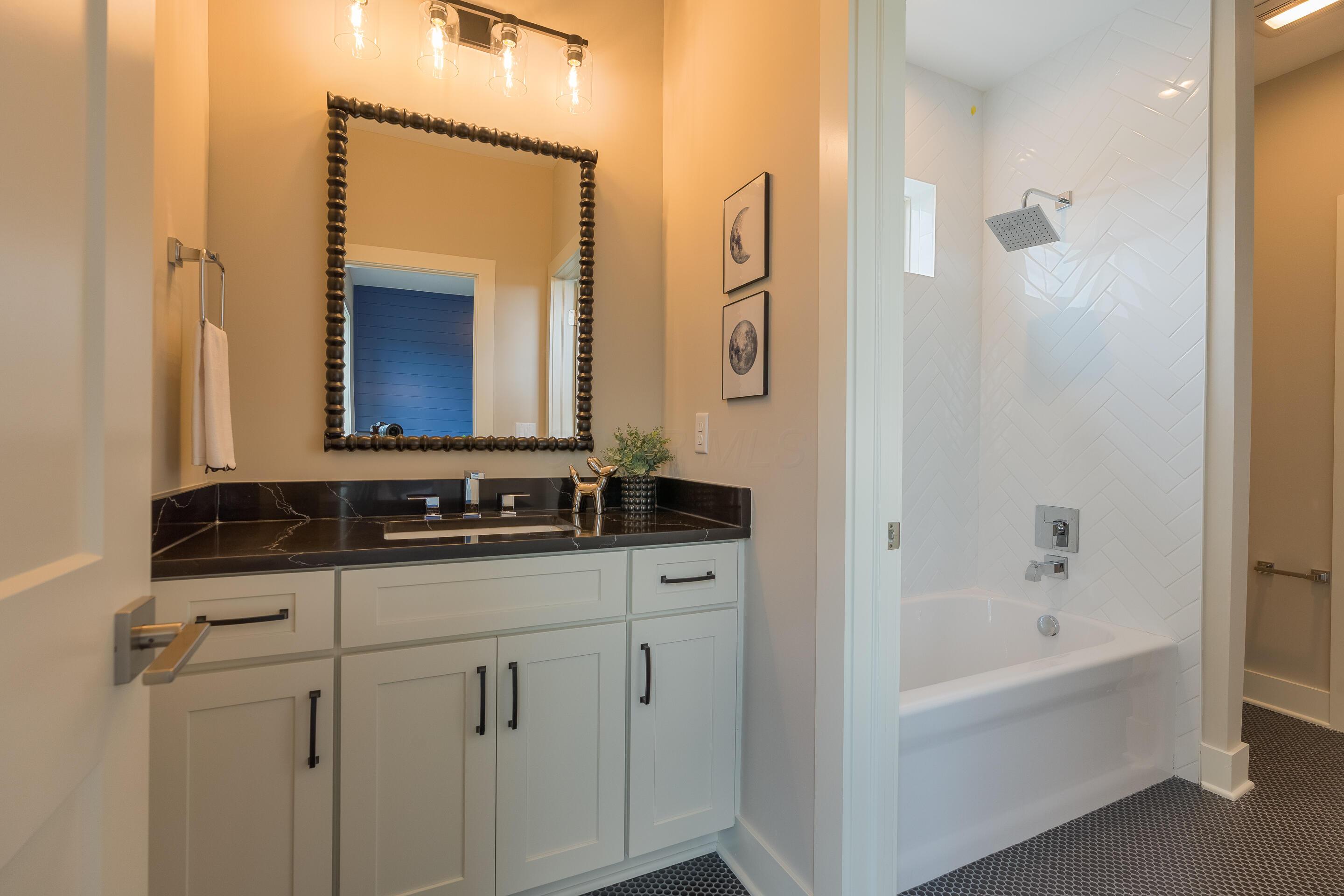 8101 Oaktree Drive, Dublin, Ohio image 35