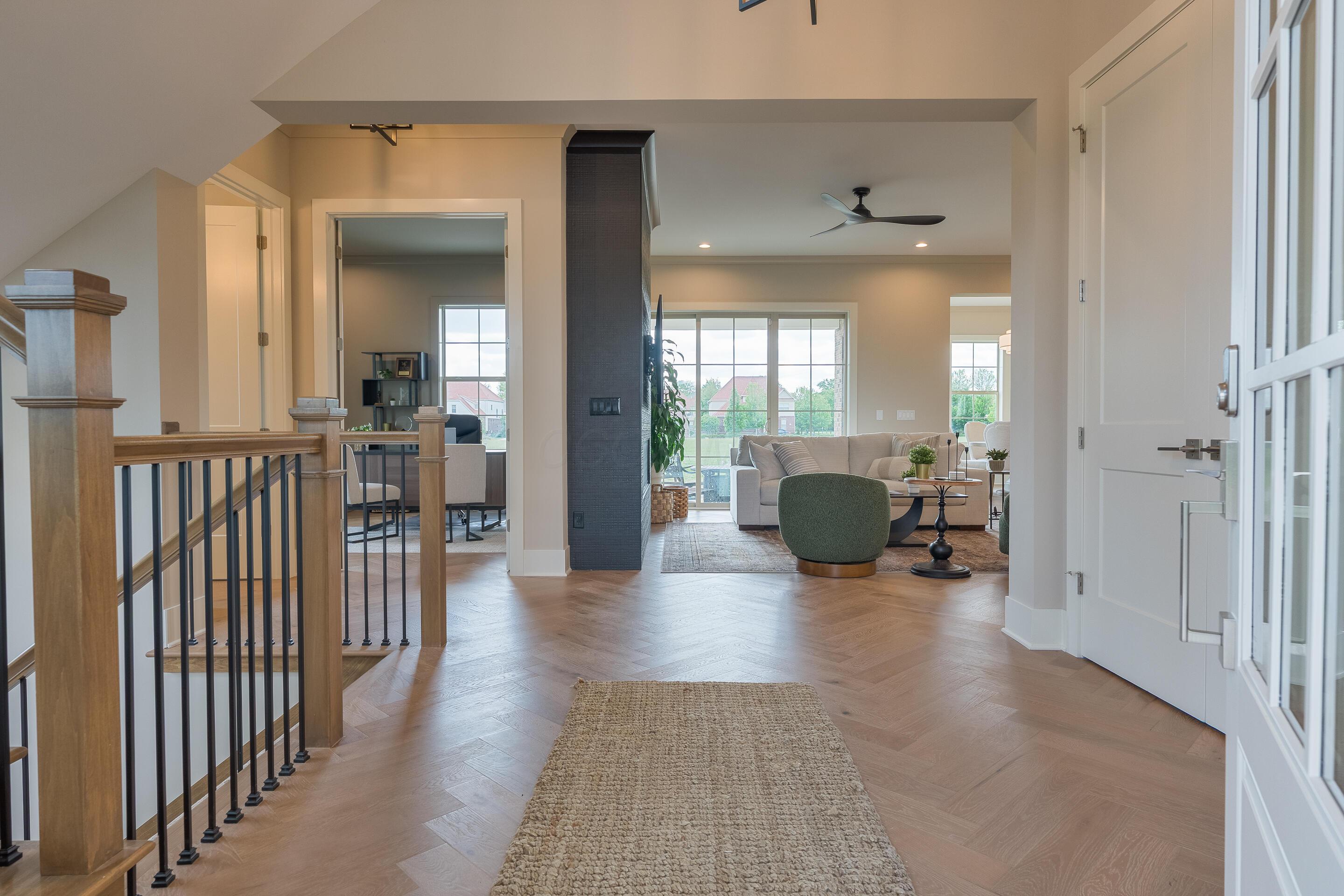 8101 Oaktree Drive, Dublin, Ohio image 1