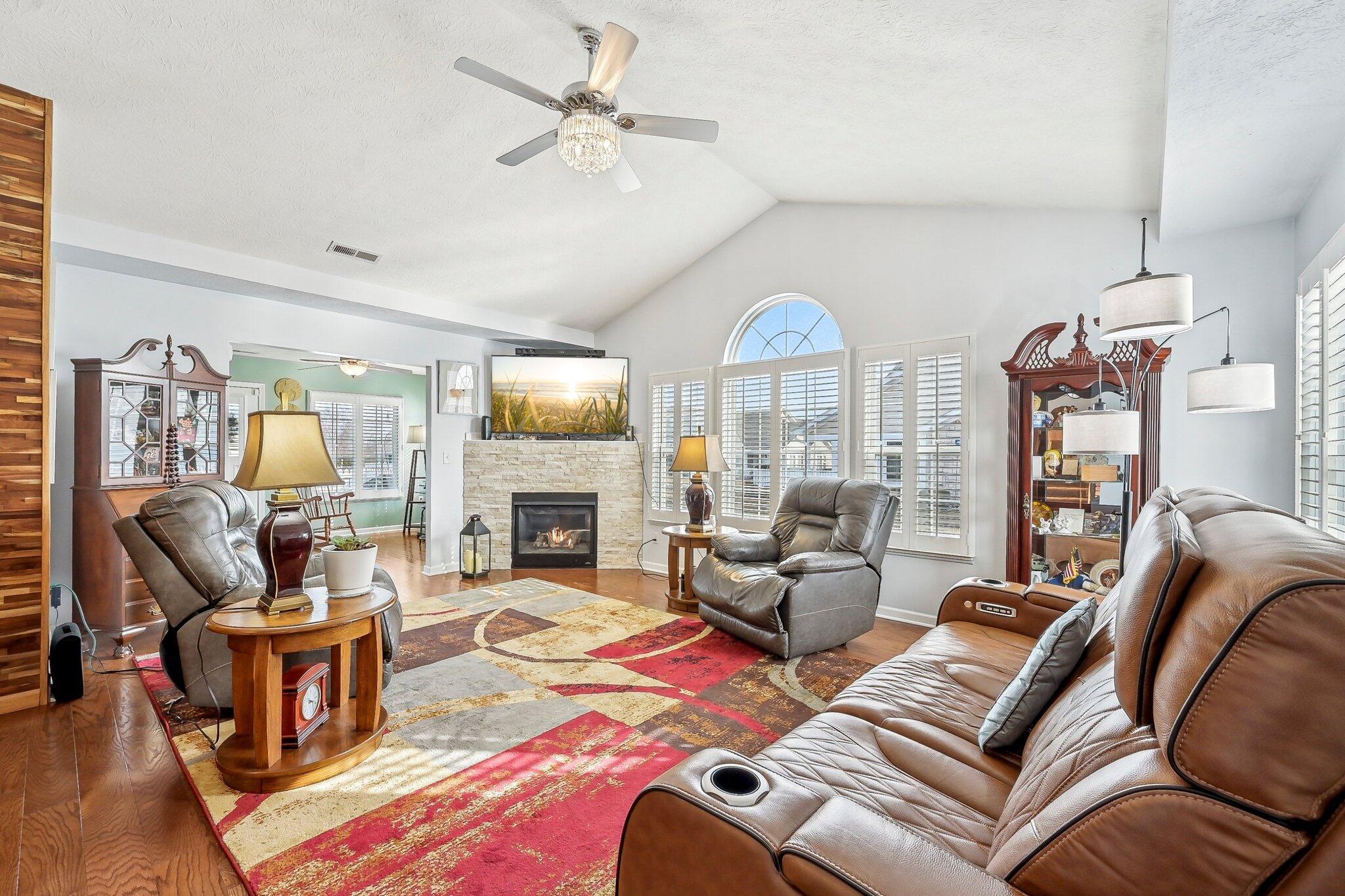 1753 Chestnut Farms Loop, Grove City, Ohio image 8
