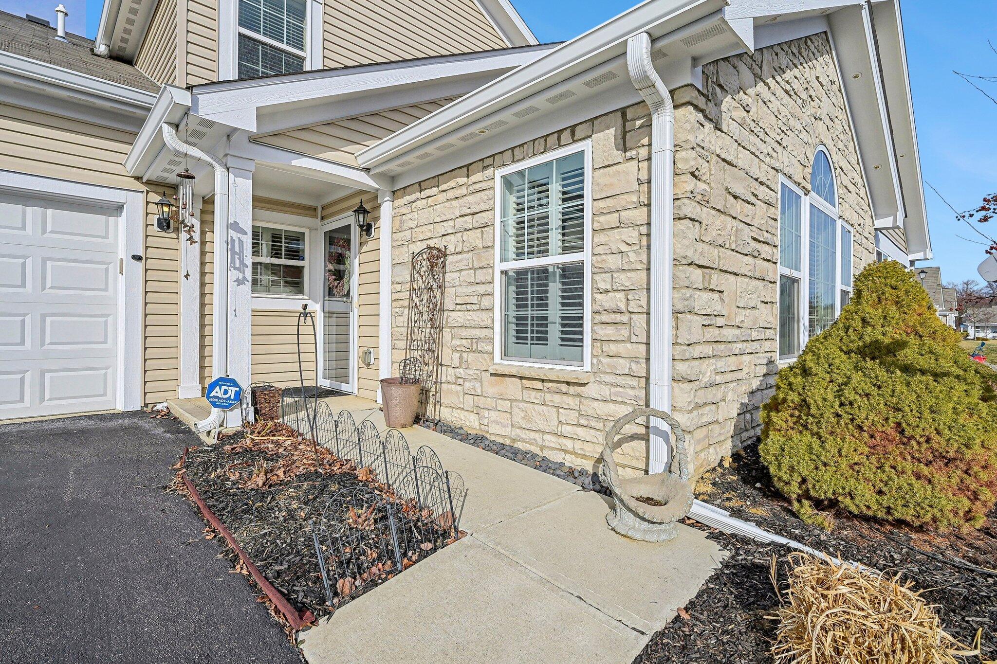 1753 Chestnut Farms Loop, Grove City, Ohio image 4