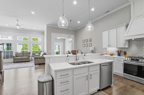 Tiny photo for 1622 Linkhorn Drive, Grove City, OH 43123 (MLS # 226003505)