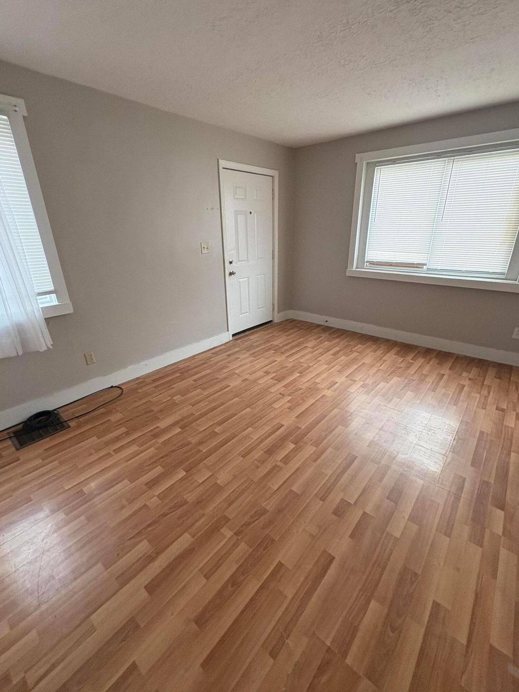 Photo of 1040-1042 Loretta Avenue, Columbus, OH 43211 (MLS # 226017336)