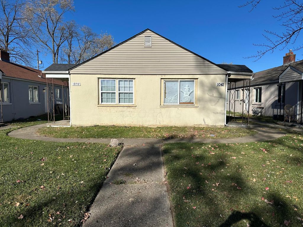 Photo of 1040-1042 Loretta Avenue, Columbus, OH 43211 (MLS # 226017336)