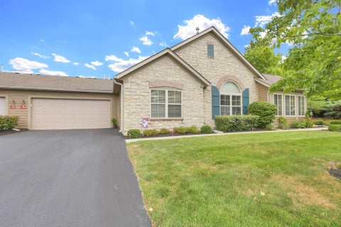 Condo For Sale - 100 Stonegate Drive<br/> Licking County, Pataskala, OH 43062
