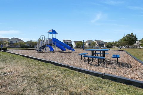 Tiny photo for 404 Assembly Street, Galloway, OH 43119 (MLS # 225042108)