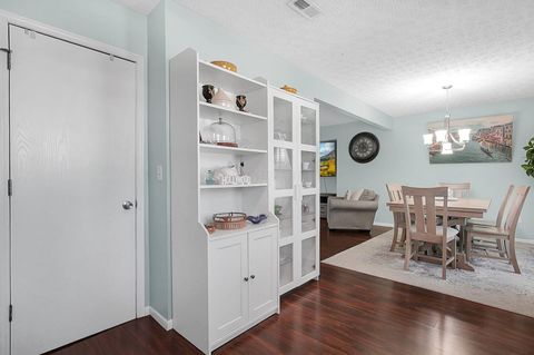 Tiny photo for 404 Assembly Street, Galloway, OH 43119 (MLS # 225042108)