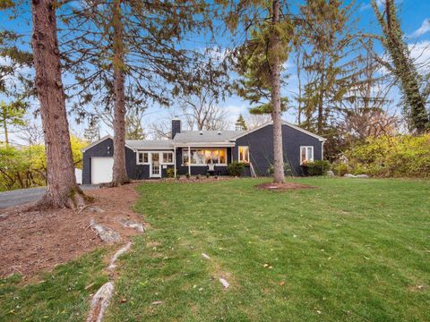 Photo of 3845 Shattuck Avenue, Columbus, OH 43220 (MLS # 225044073)