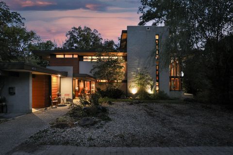 Photo of 415 E South Street, Worthington, OH 43085 (MLS # 225044781)