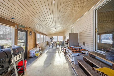 Tiny photo for 10370 Township Rd 57 NE, Roseville, OH 43777 (MLS # 226000851)